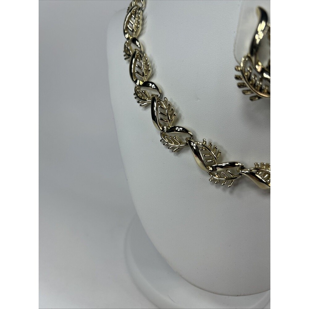 Vintage Coro Fern Leaf Necklace Choker Clip On Earrings Set Gold Tone Signed - Picture 2 of 11